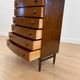 Commode haute en acajou danois vintage des années 1960.