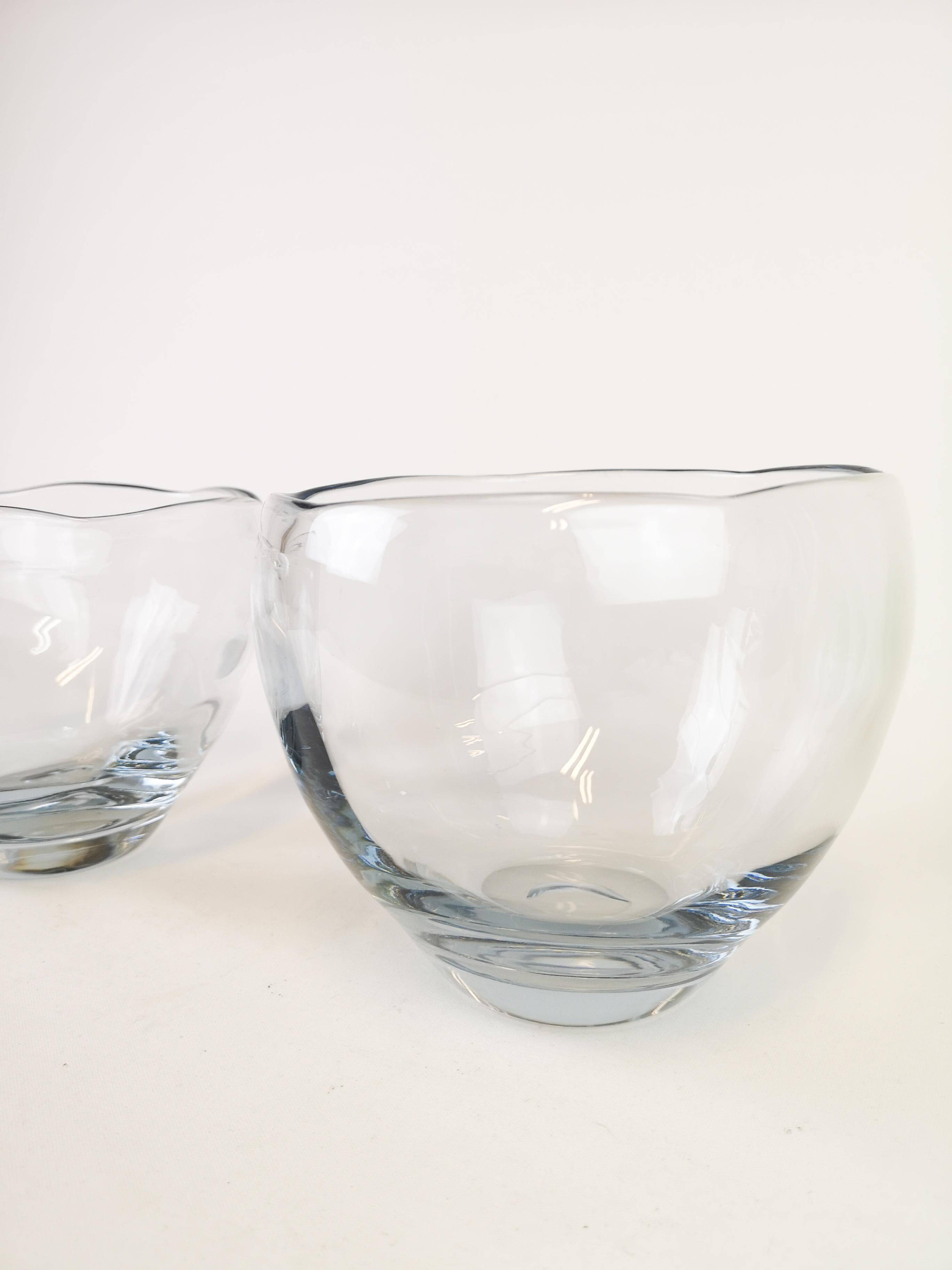 Modern set of 2 crystal bowls by Asta Strömberg, Sweden, 1950s.