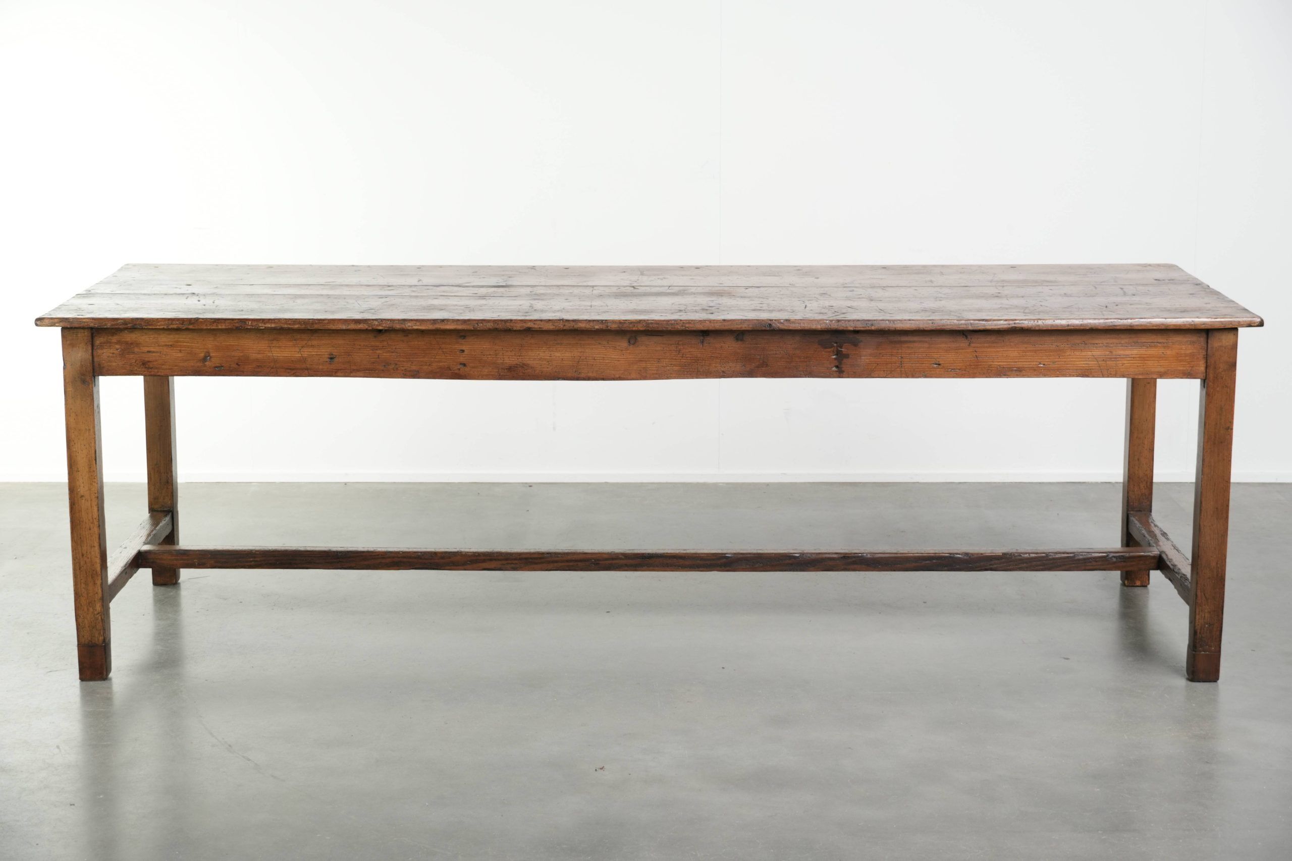 French antique farmhouse dining table from the 19th century of pine wood