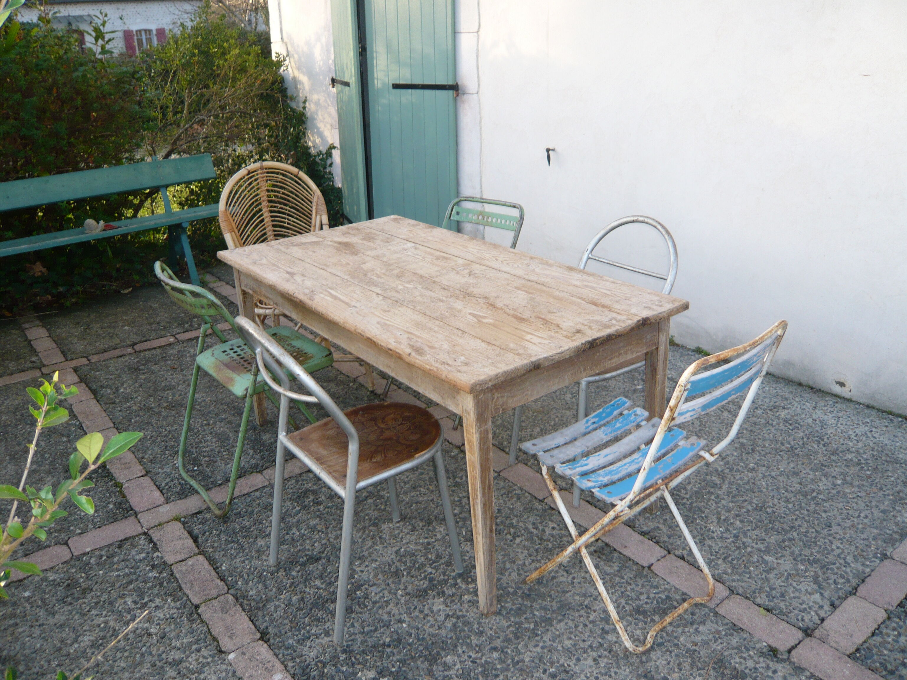 Farm table