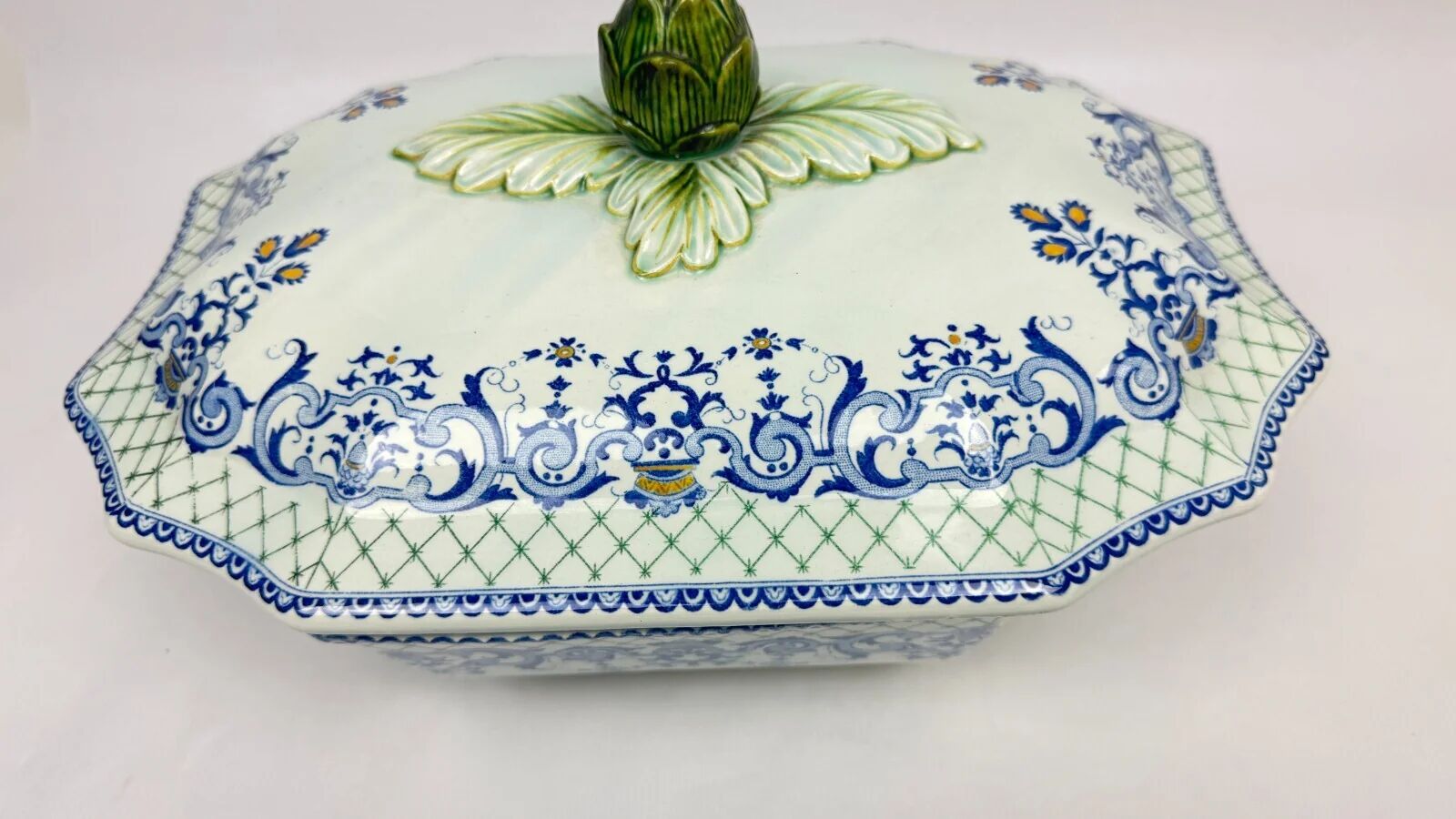 Gien, vegetable dish, soup tureen and its lid in fine earthenware, Rouen decoration.