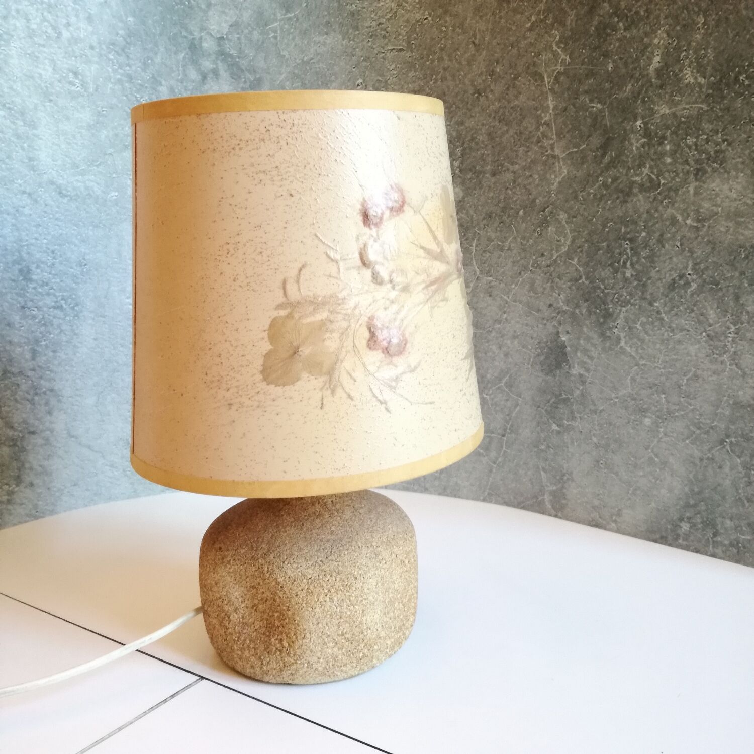 Sand-colored stone lamp