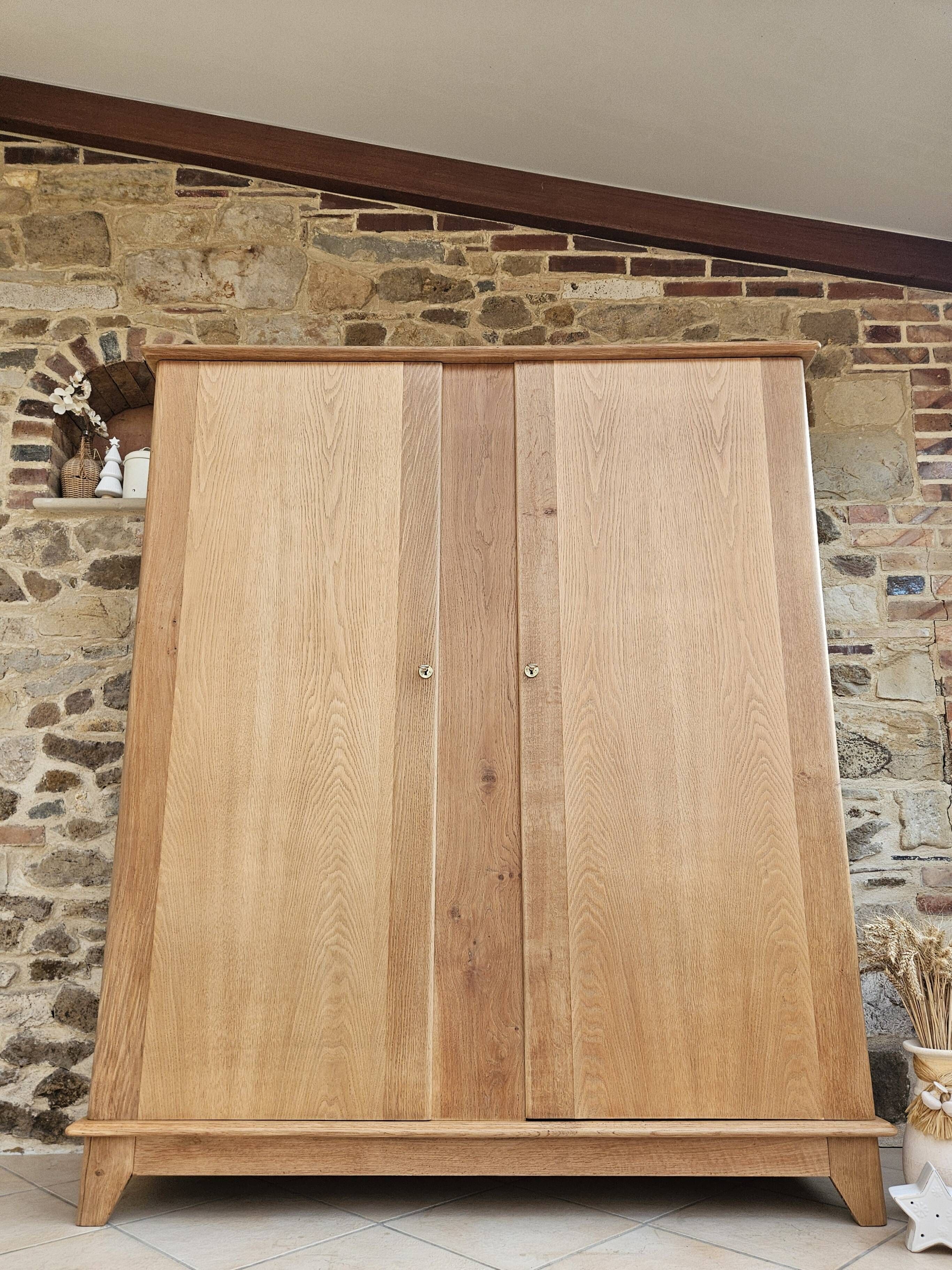 Armoire vintage