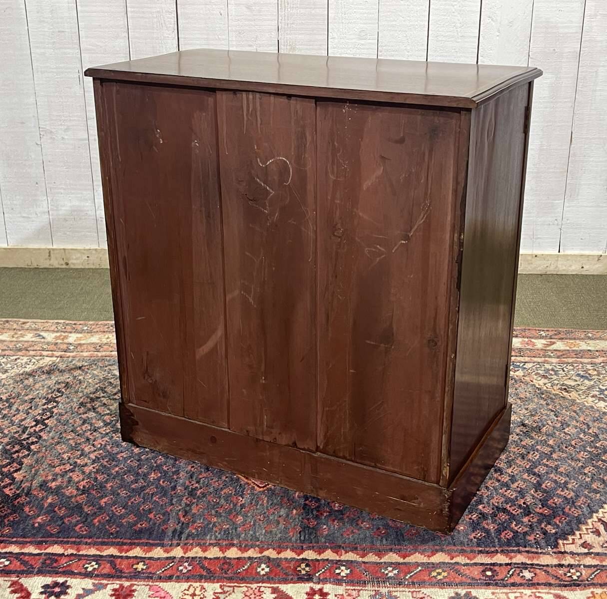 Buffet anglais en acajou des années 1930