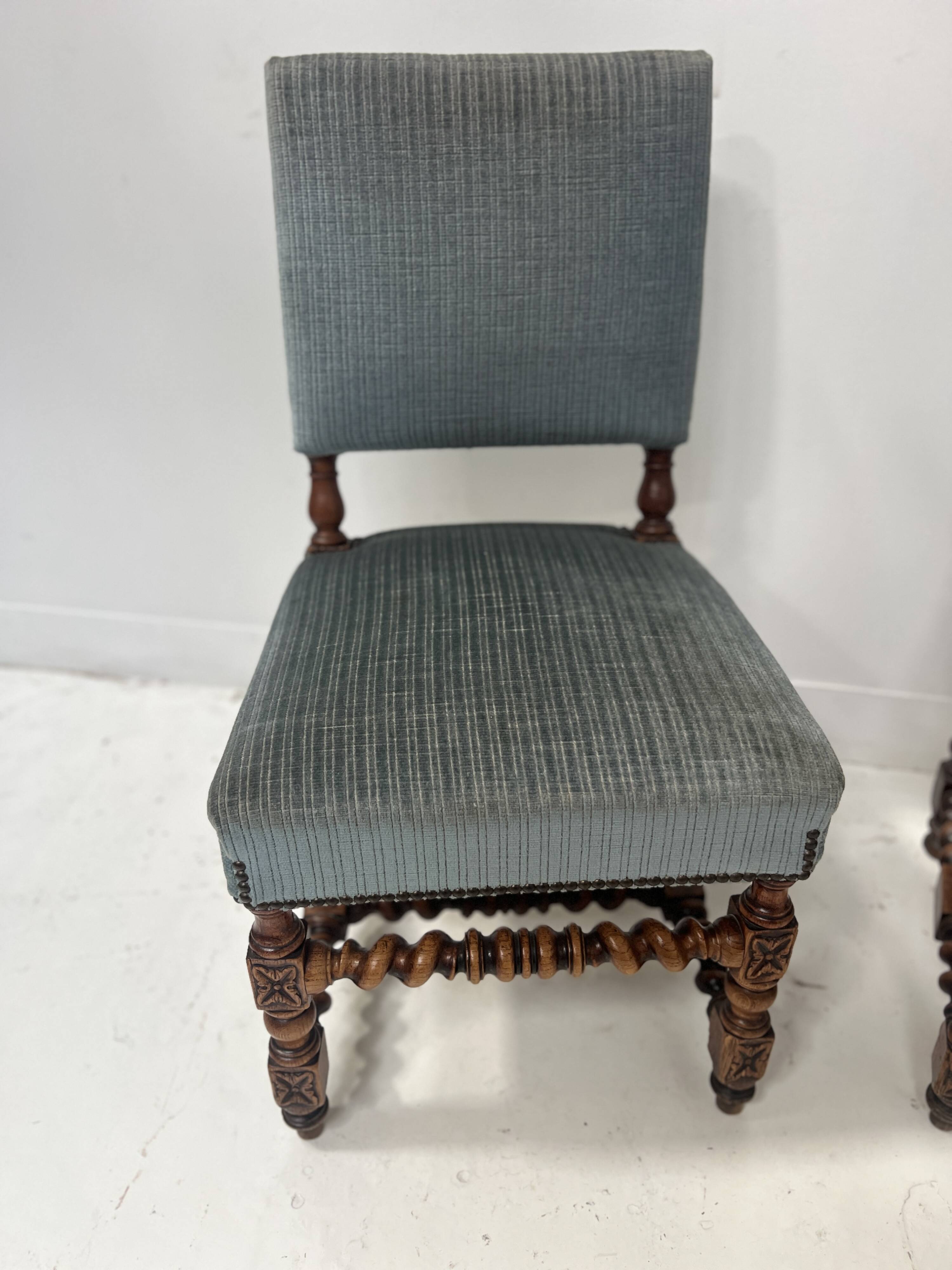 Pair of Louis XIII style twisted oak chairs from the 19th century.