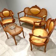 Salon Louis XVI, quatre pièces cannelé et mouluré