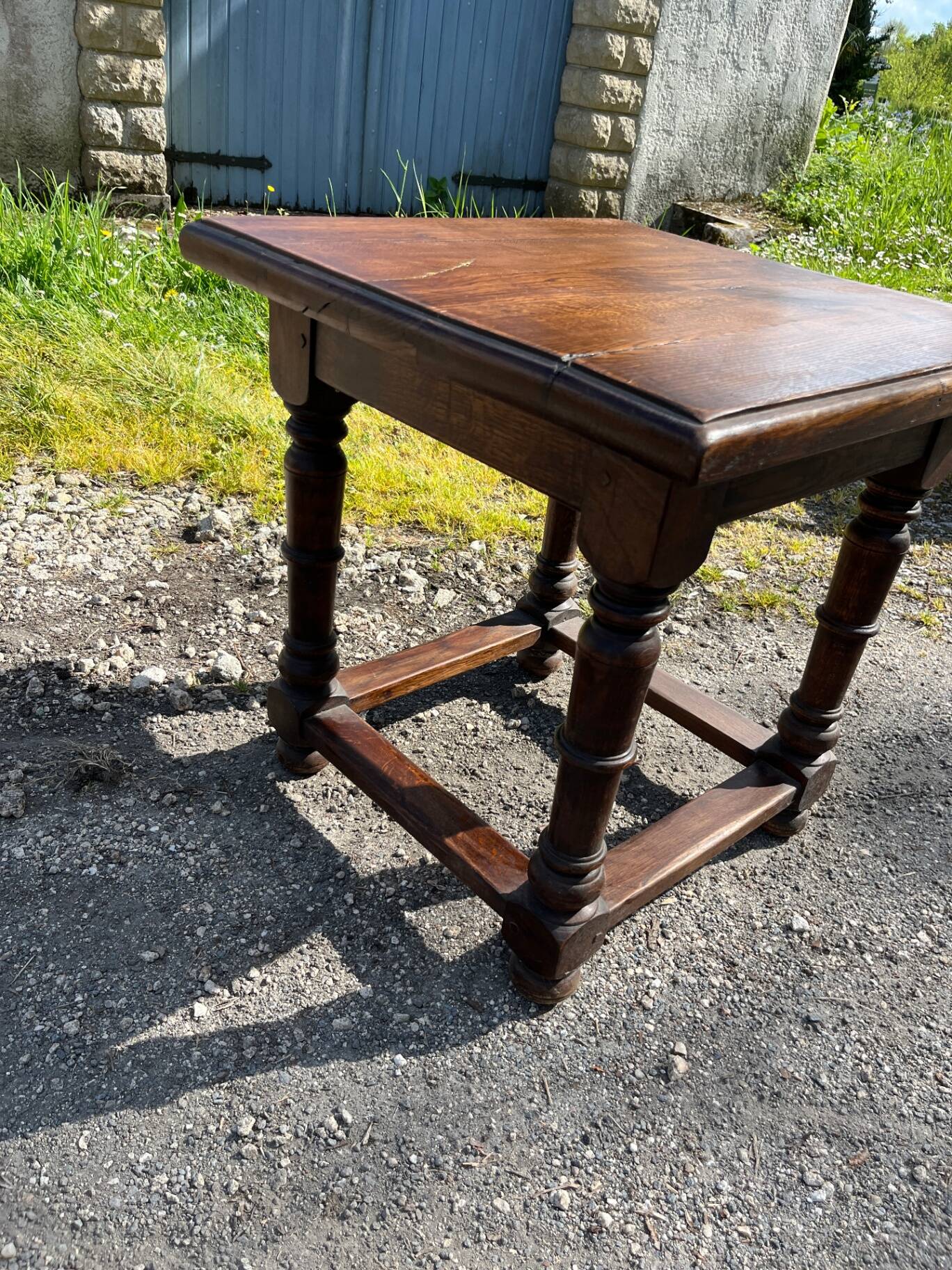 Table ancienne en chêne massif – Pieds tournés balustres et entretoise, sty