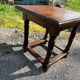 Table ancienne en chêne massif – Pieds tournés balustres et entretoise, sty