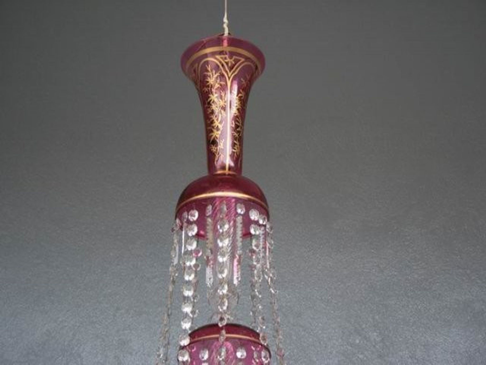 Lustre pampilles XIXème verre coloré doré et dorure