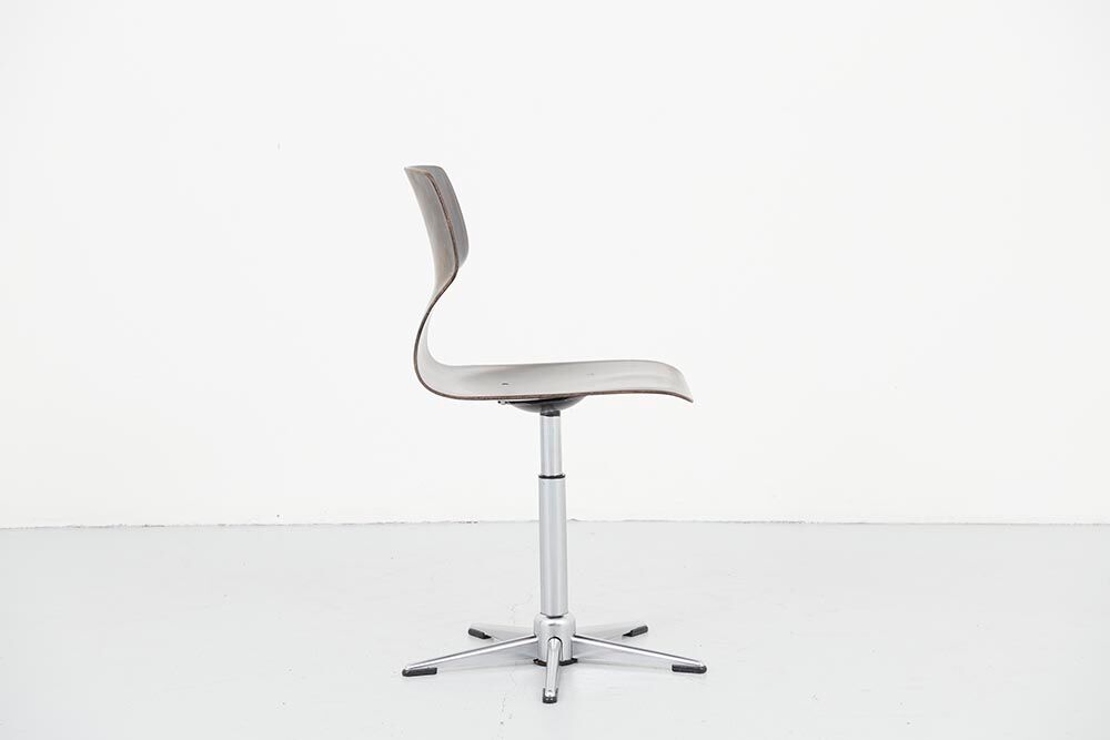 Adjustable Flötotto workshop chair