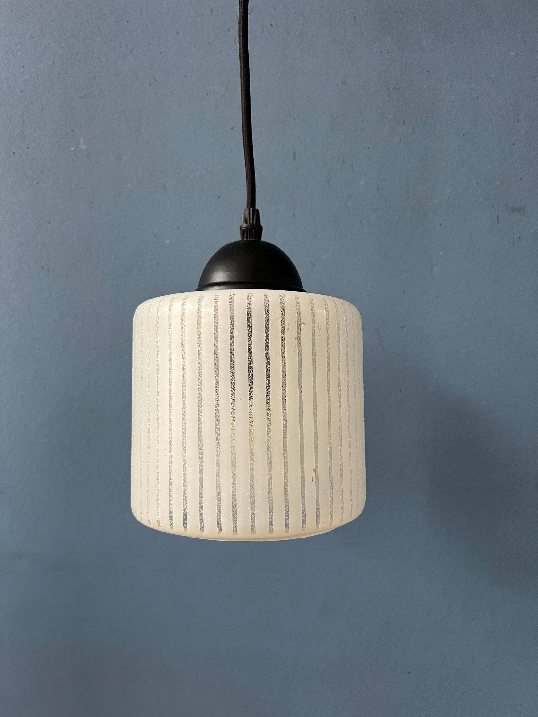 Suspension en verre en forme de « canette » rayée, Mid-Century