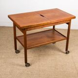 Danish extendable two-tiered teak serving trolley, 1960s, Kurt Ostervig.