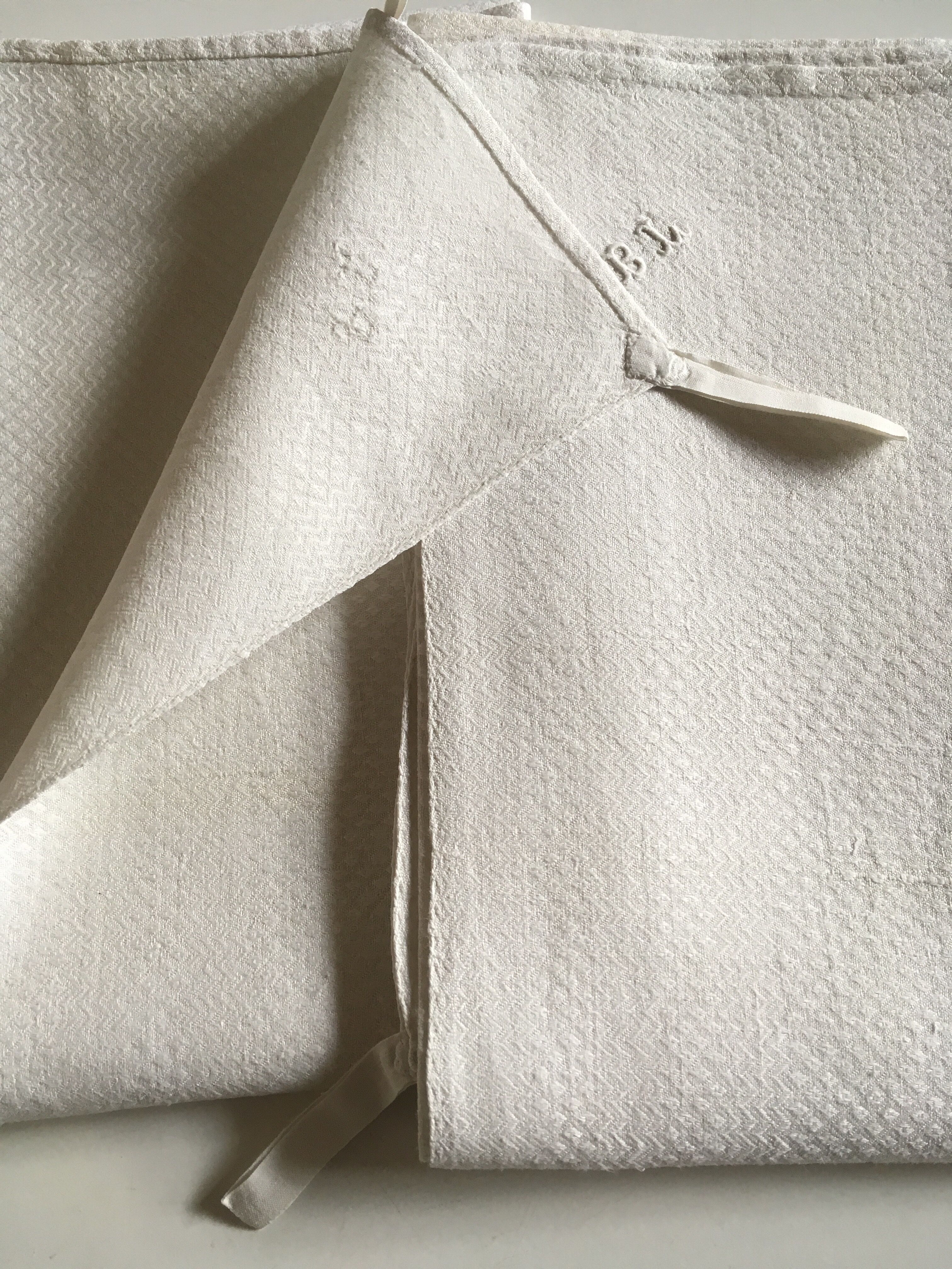 pair of Castle in linen cloths 19th figure BL