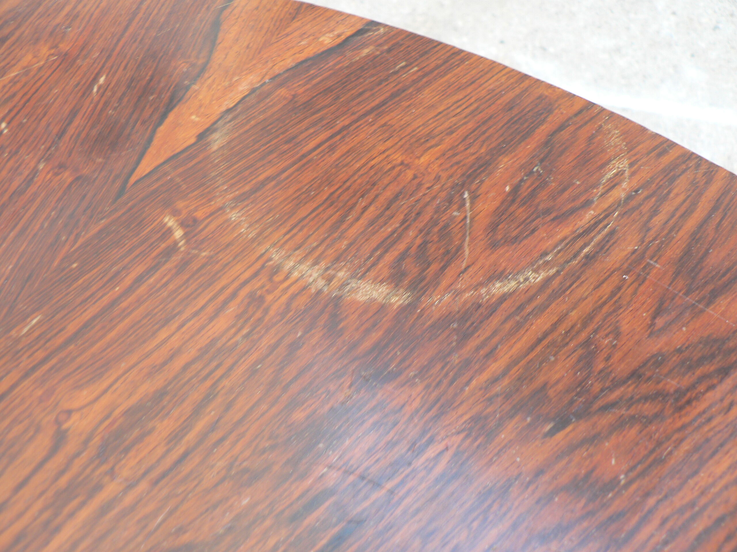 Table ronde vintage en palissandre