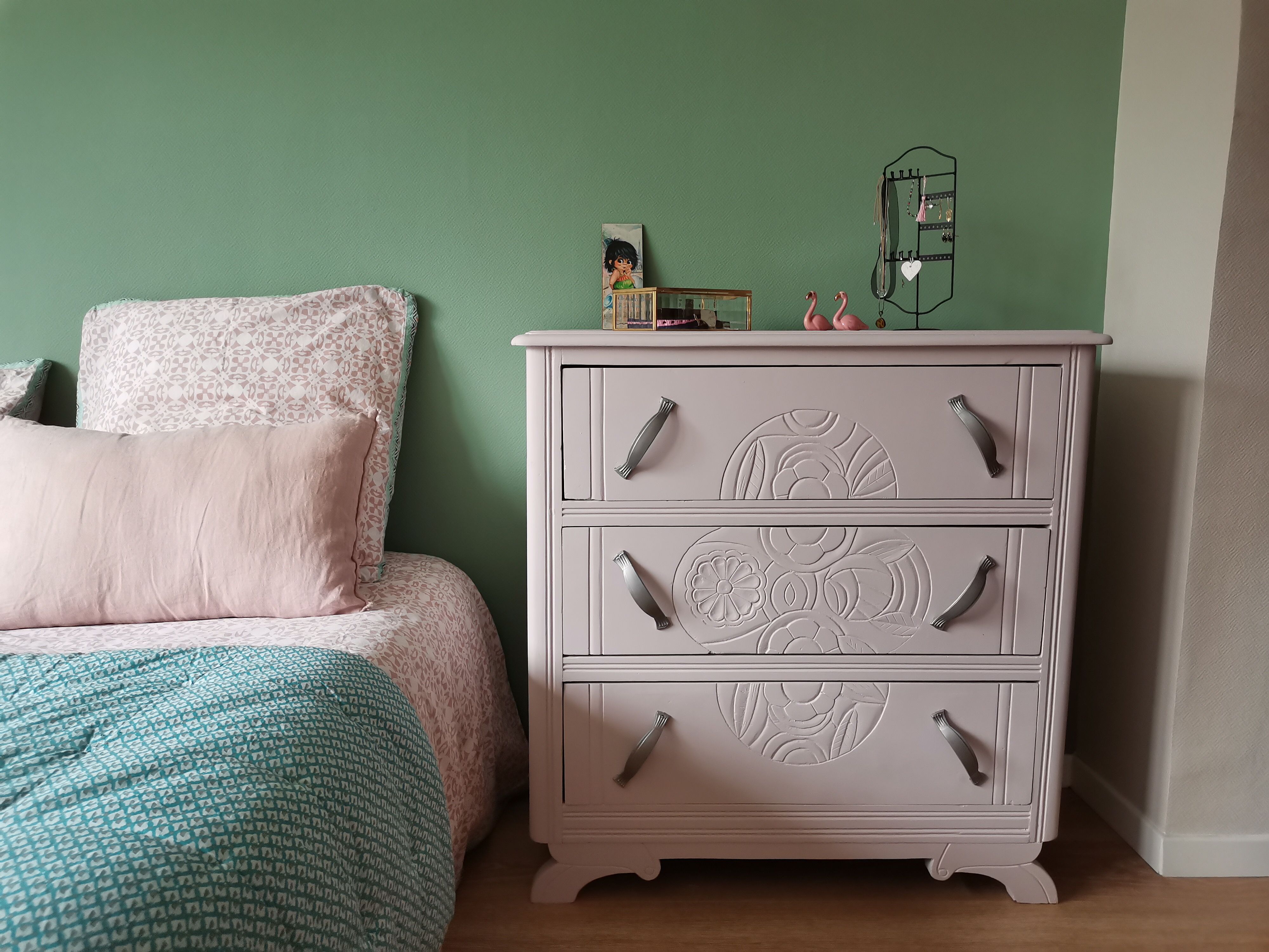 Art Deco chest of drawers