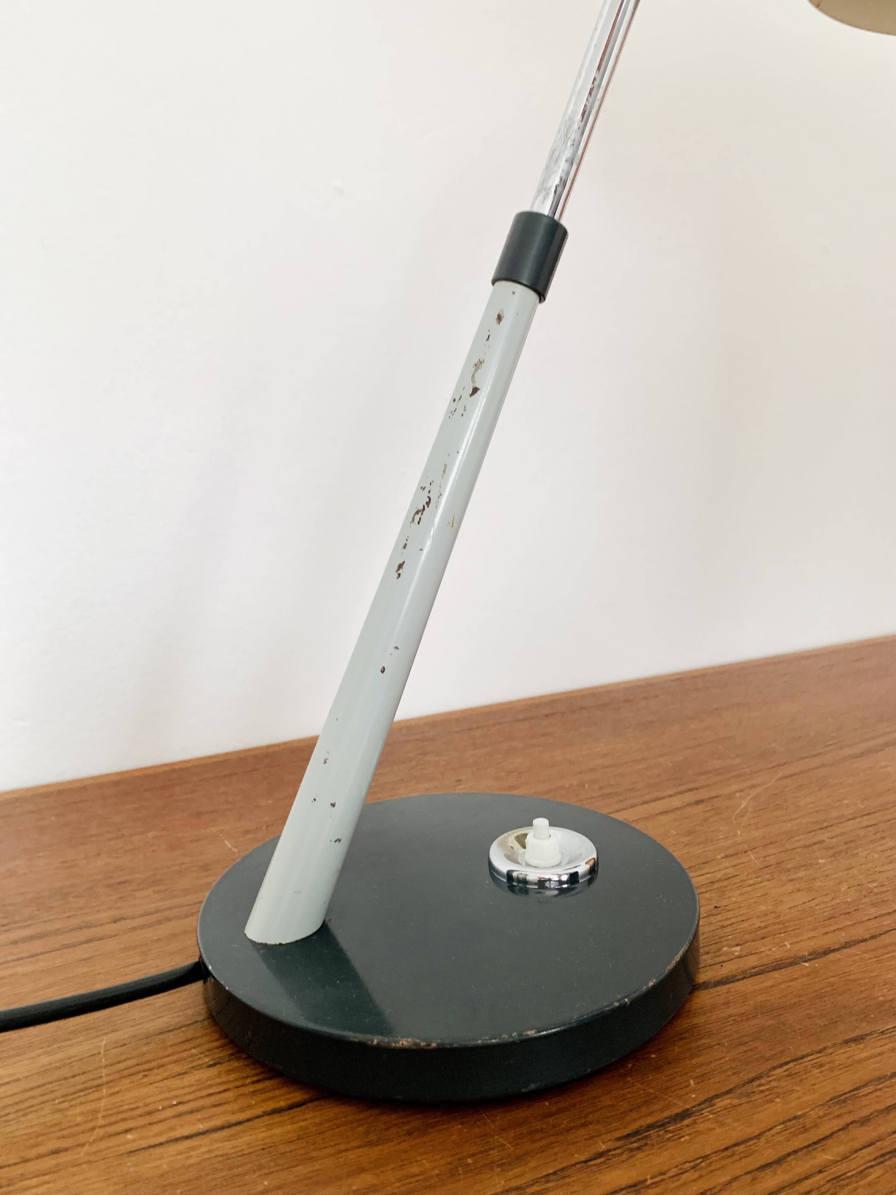 Lampe de table industrielle en métal français
