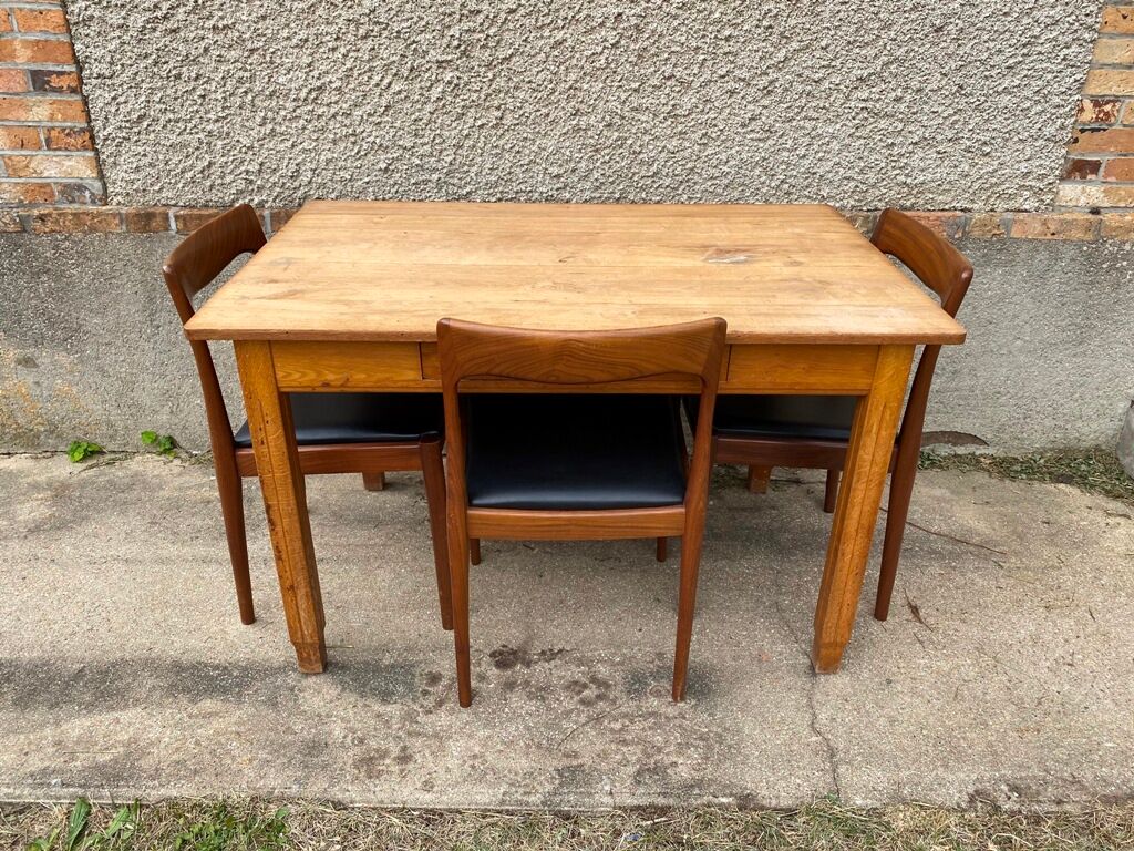 Solid oak farm table with 1 drawer