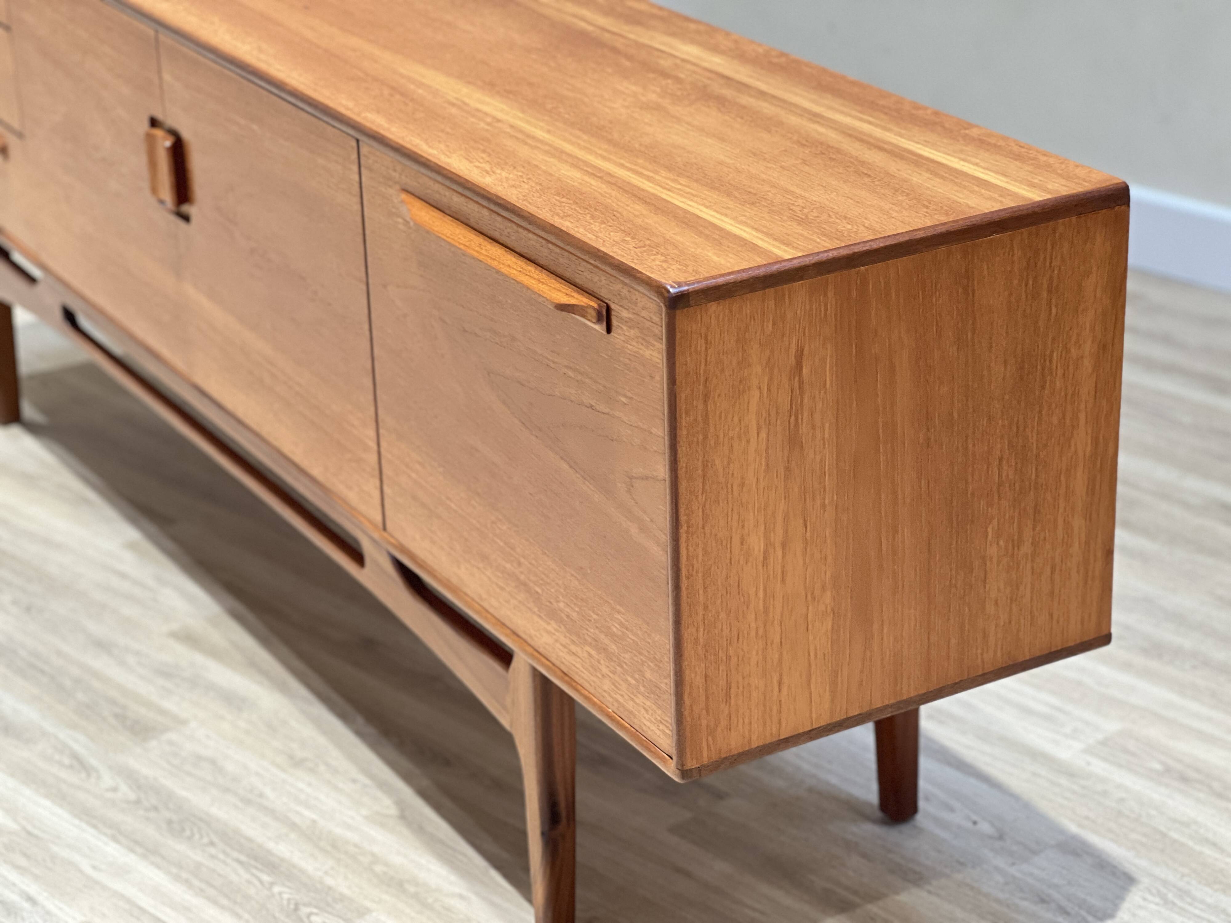 Buffet en teck par Beithcraft