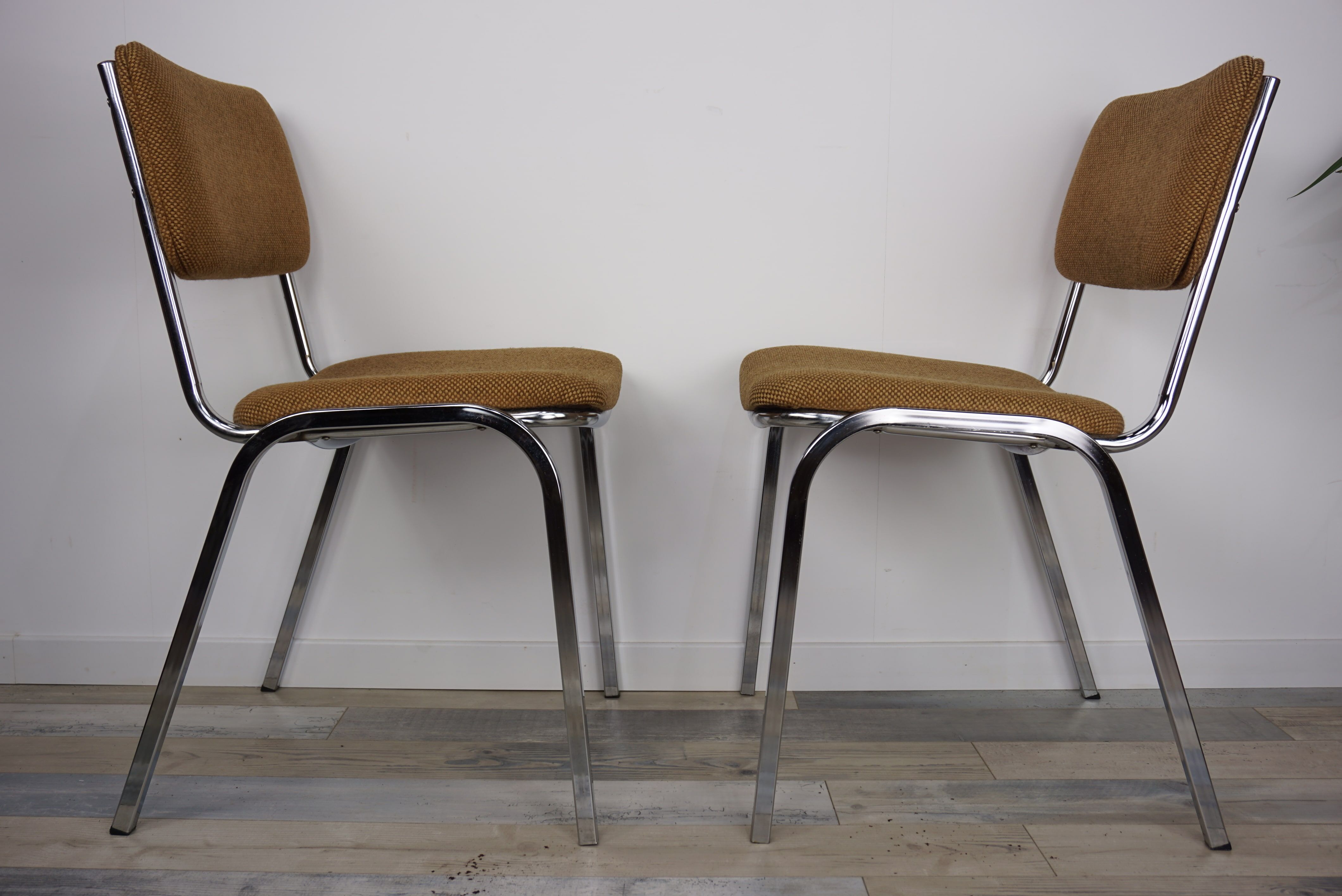 Suite of 6 chrome and tweed chairs 50