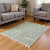 Handmade pure wool traditional green rug size 2/3 m