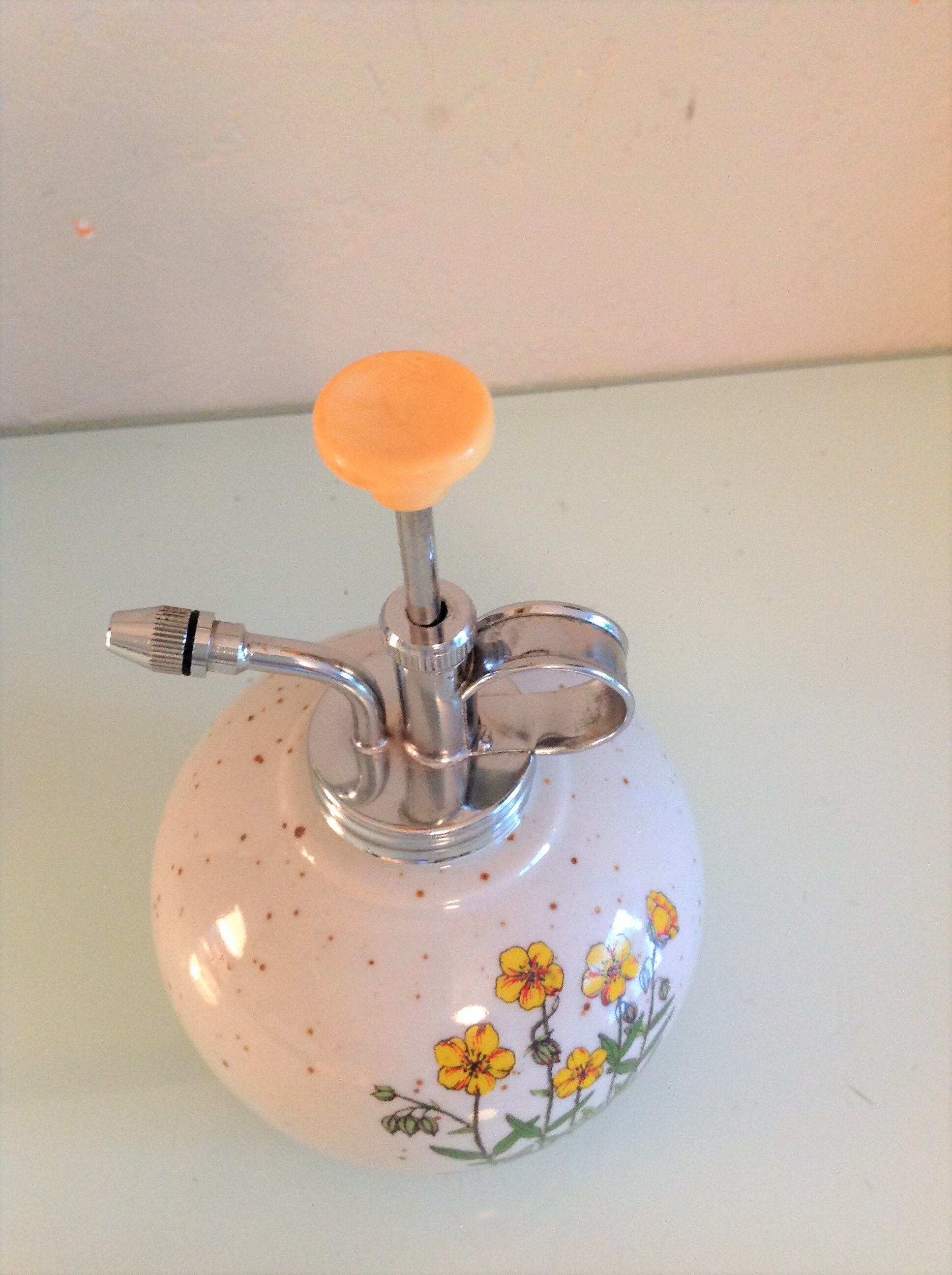 Ball vaporizer in light gray / vintage 70s ceramic