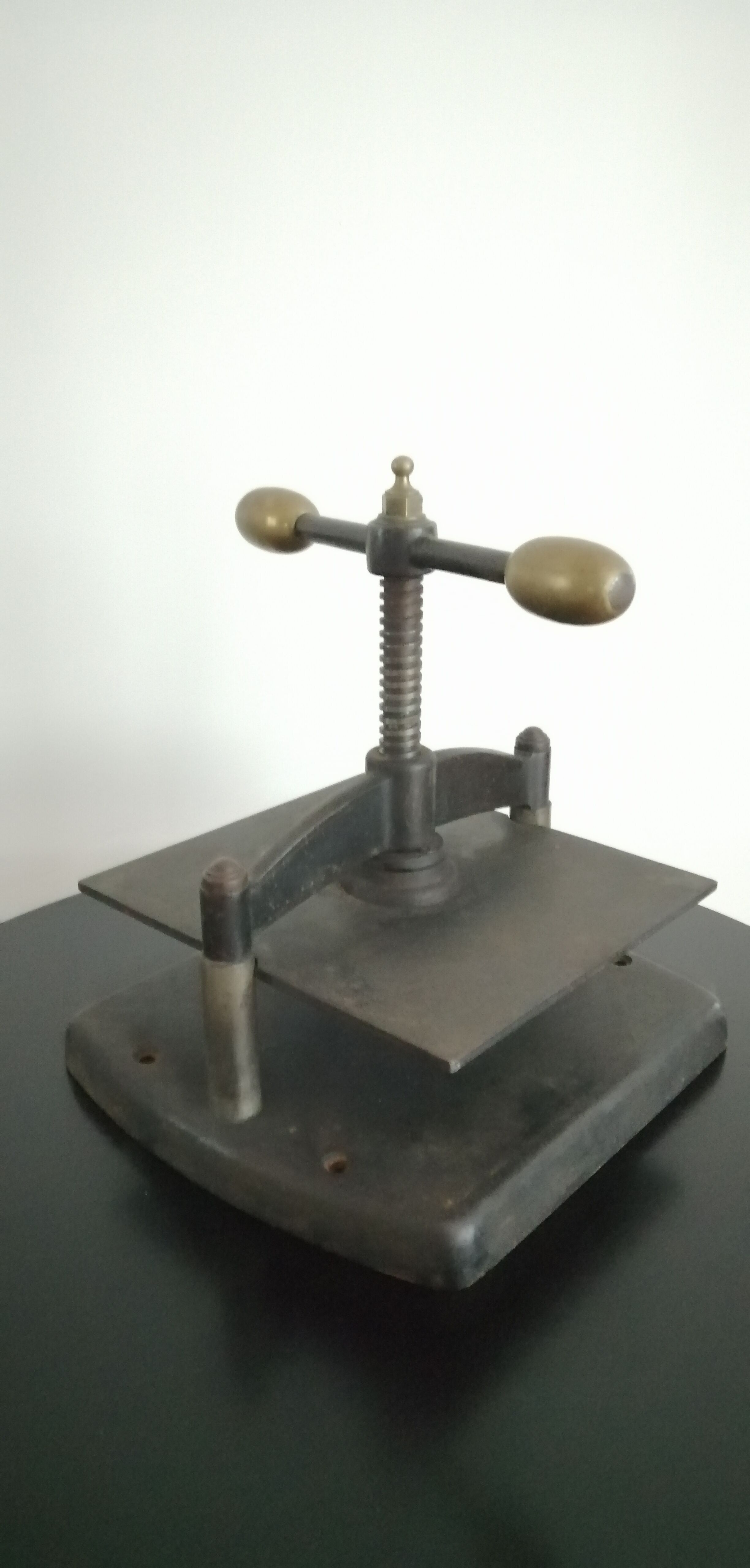 Old press for binding "Ravasse"