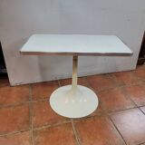 Tulip foot end table from the 70s