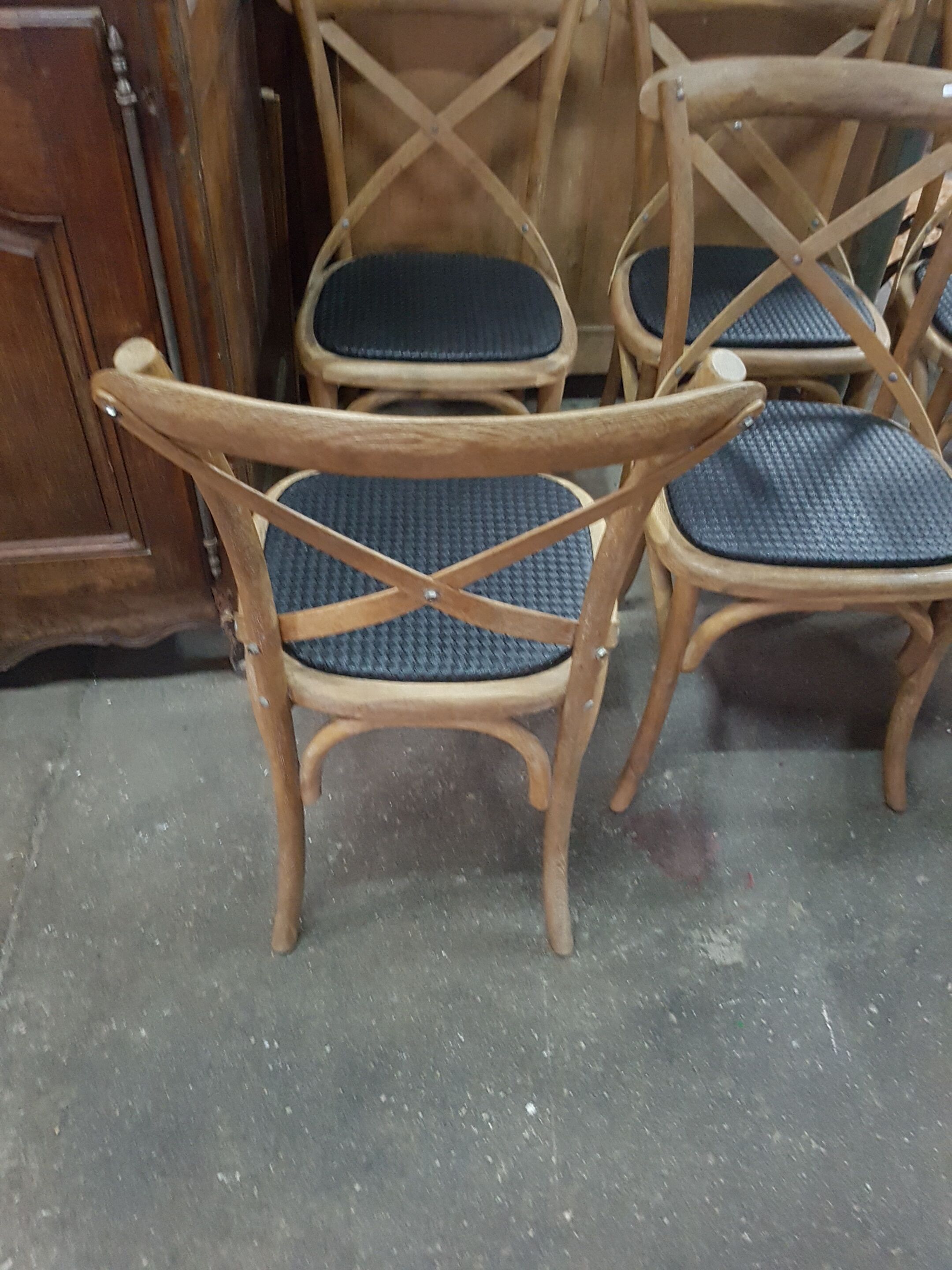 Lot of 6 bistro chairs in oak