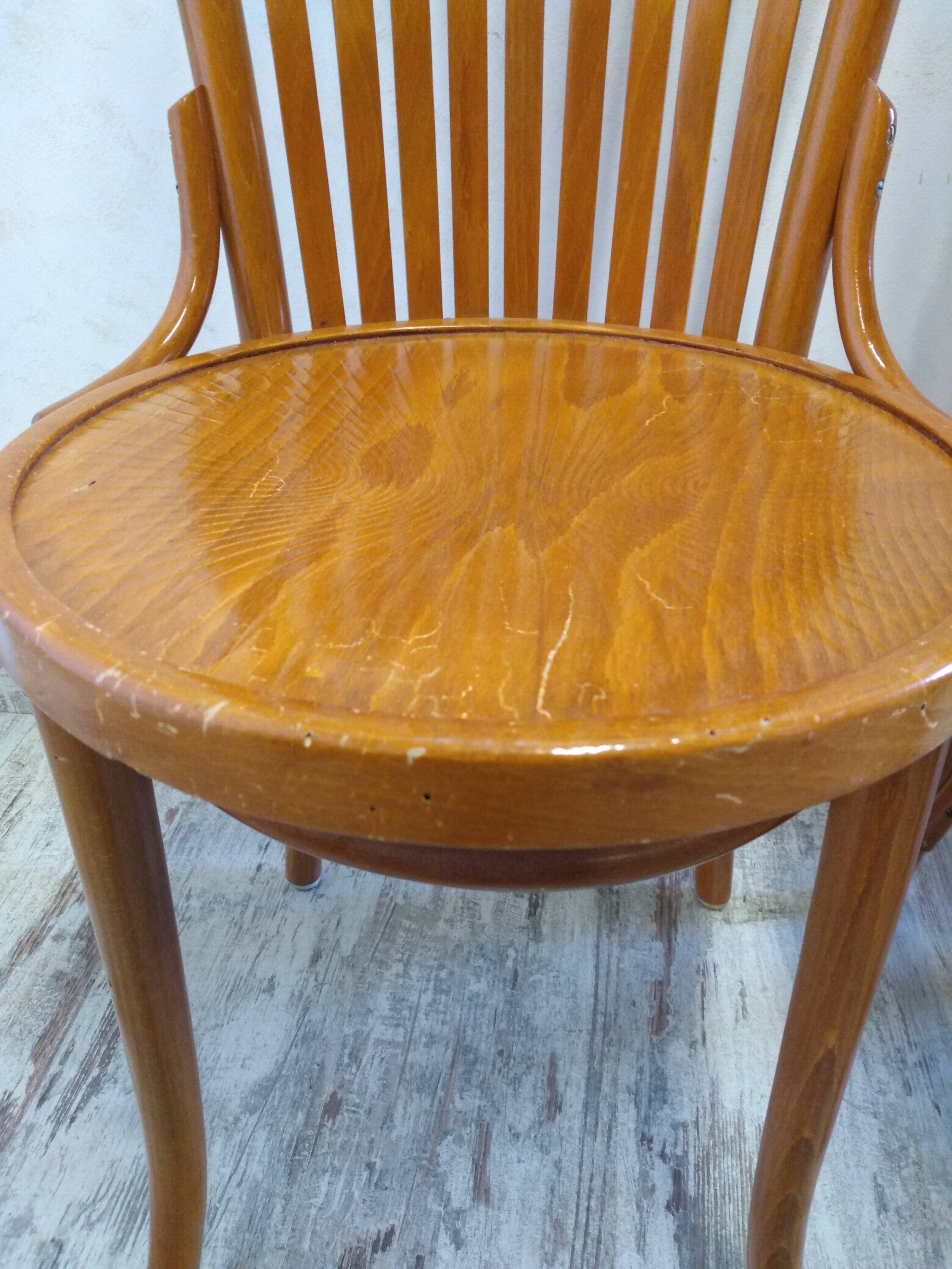 Chaises bistrot vintage