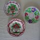 3 assiettes  plates sarreguemines, fleurs faience ancienne rouge et vert