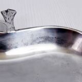 “Apple” cup or empty pocket