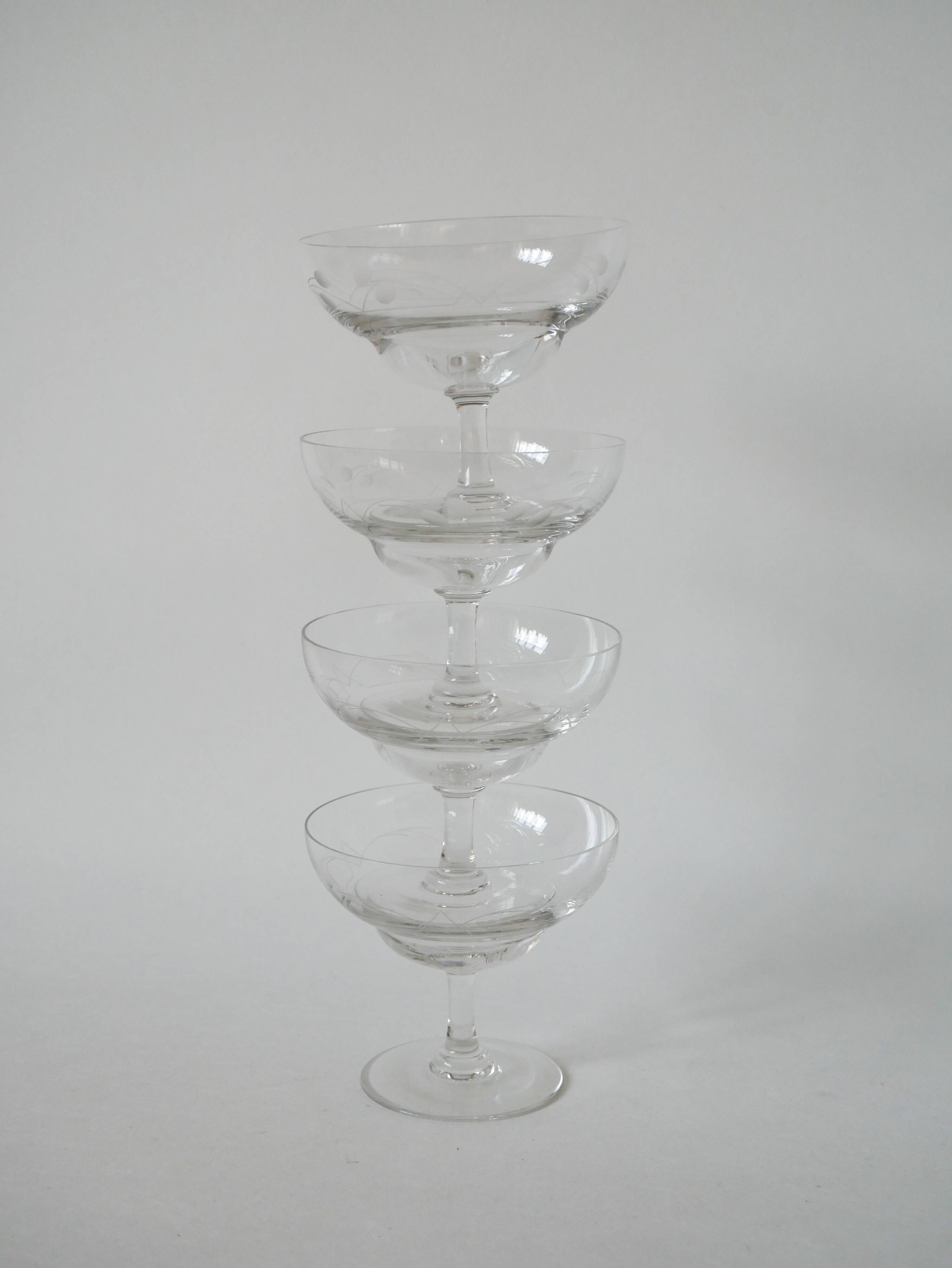 set of 4 engraved crystal champagne glasses 1950 8.5 x 10 cm