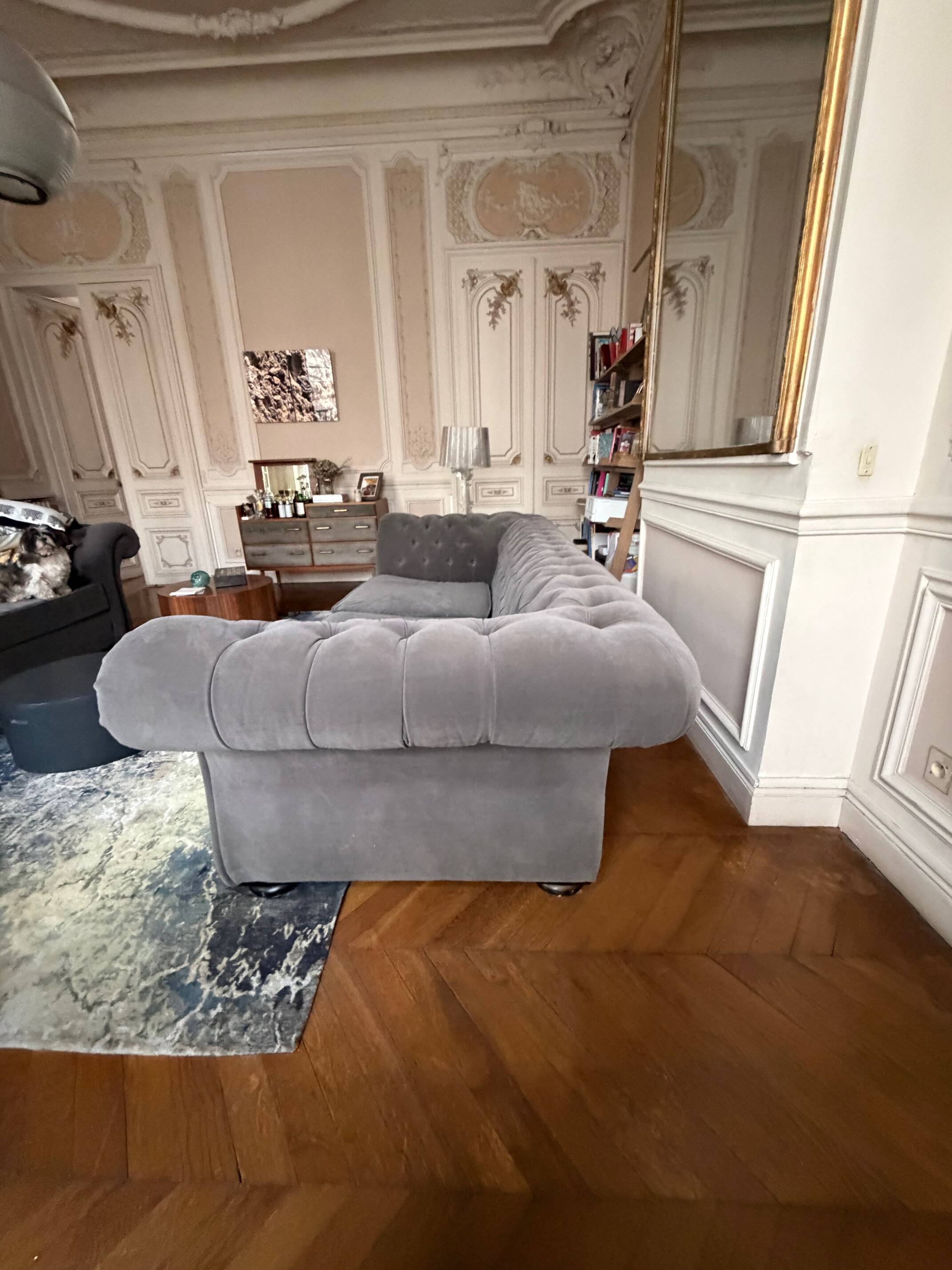 Paire de canapés Chesterfield