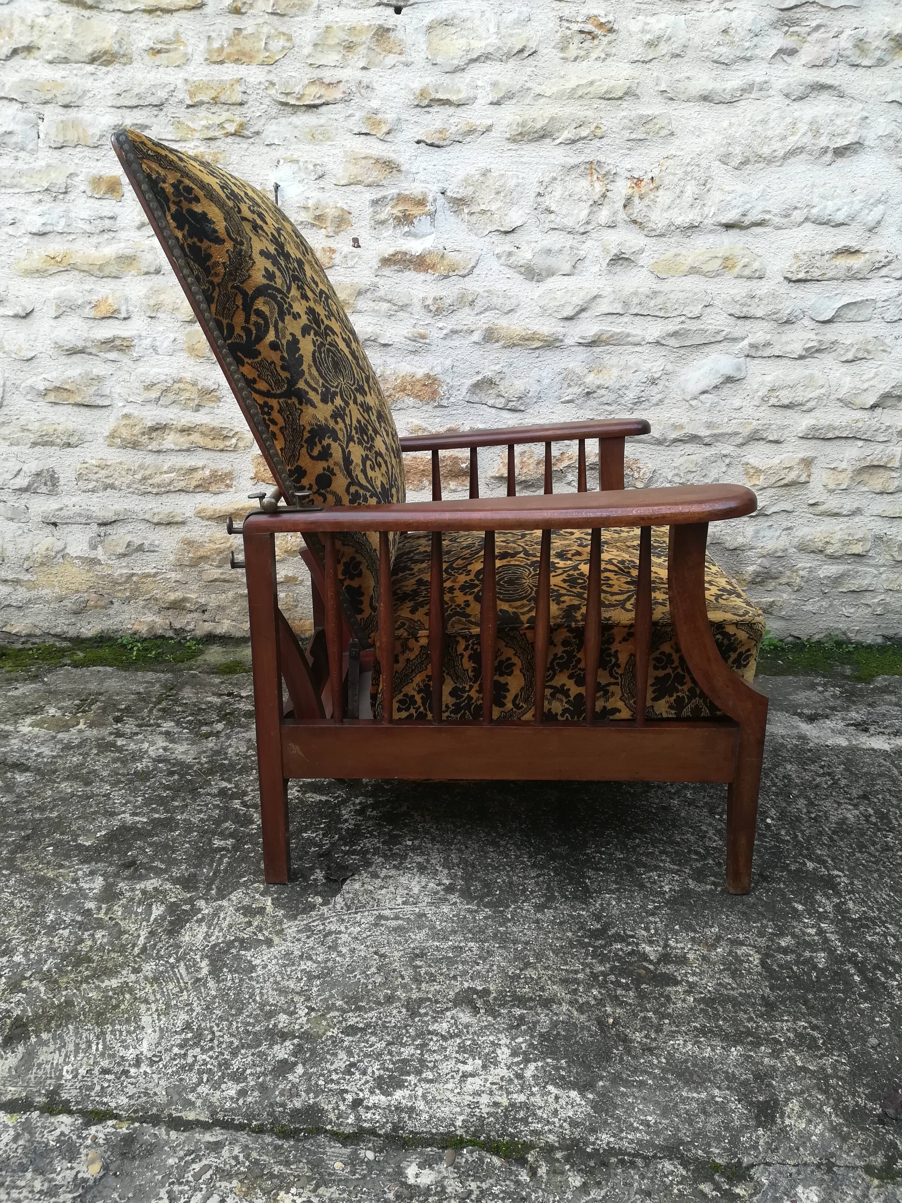 Morris armchair retractable footrest