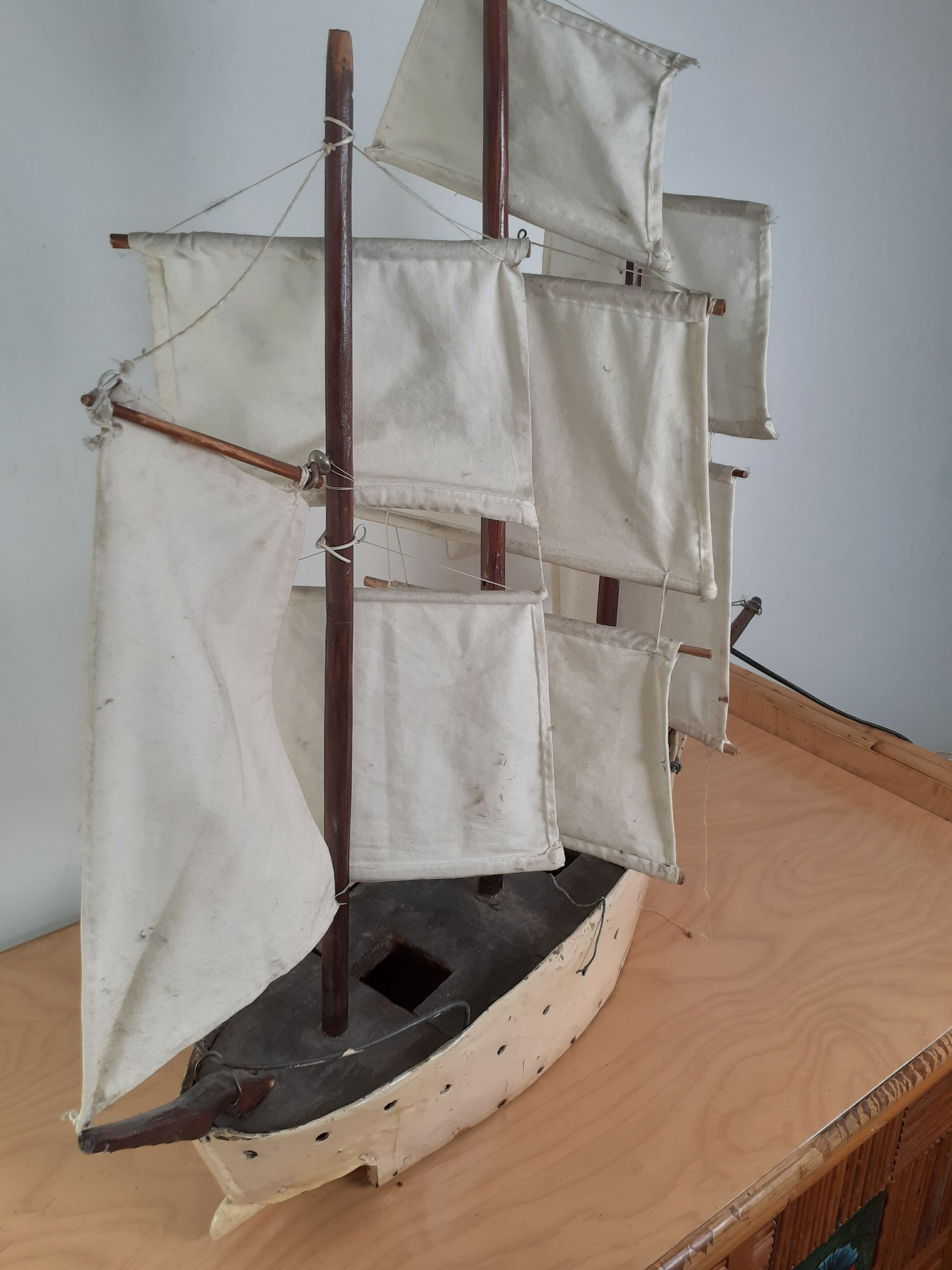 Model of sailboat 3 masts navigable bois blanc