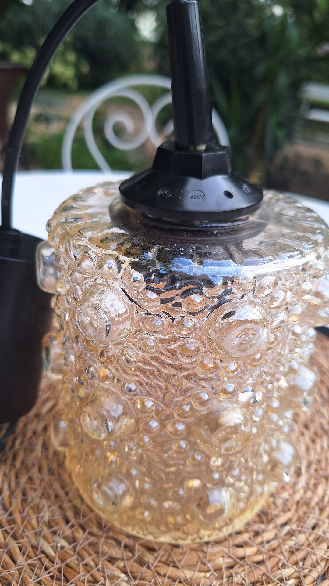 Suspended portable lamp