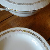 Plates and tureen vintage