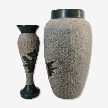 Ensemble de deux vases en pierre taillé