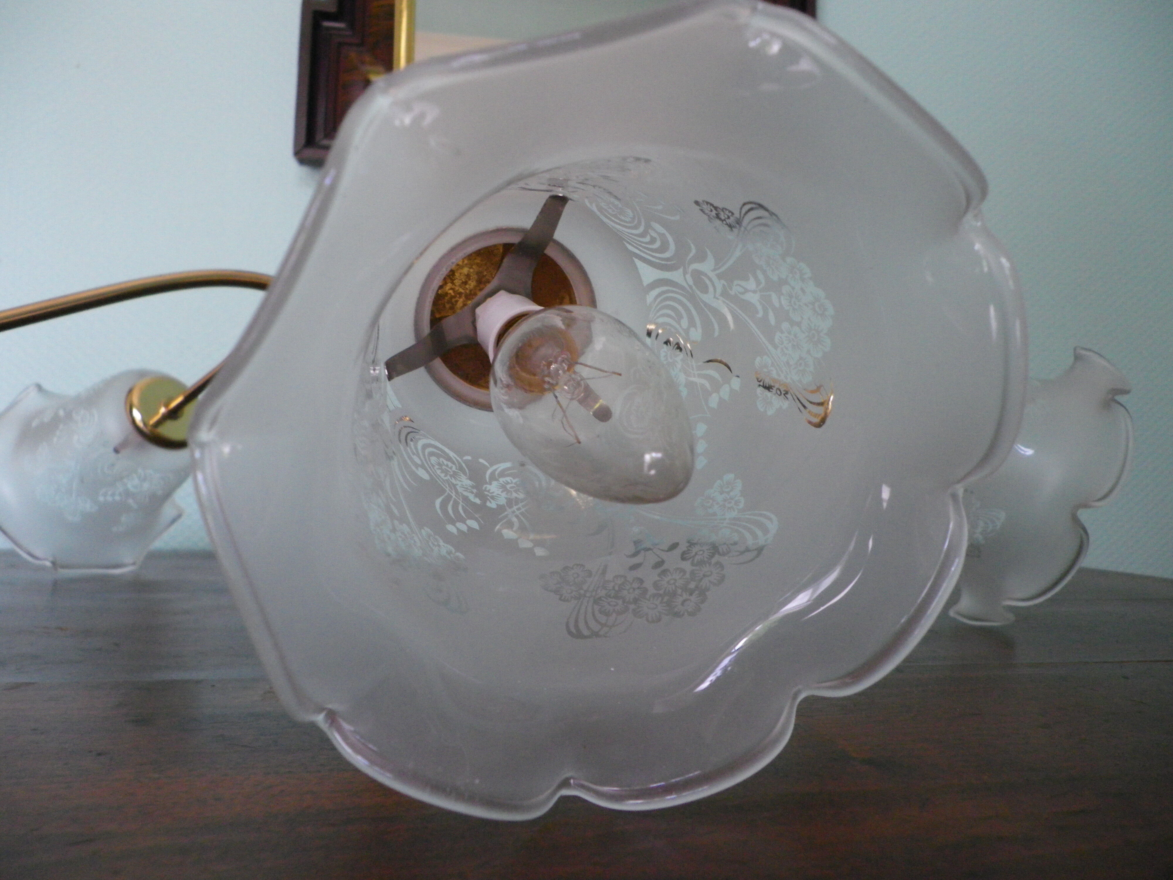 Gilded metal chandelier, 5 branches, opaque glass cupola - 60s/70s