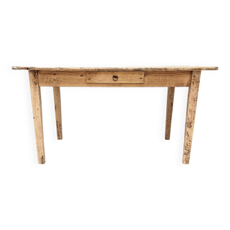 Farm table