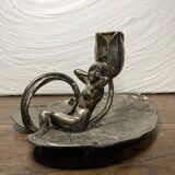 Water lily leaf thumb candle holder