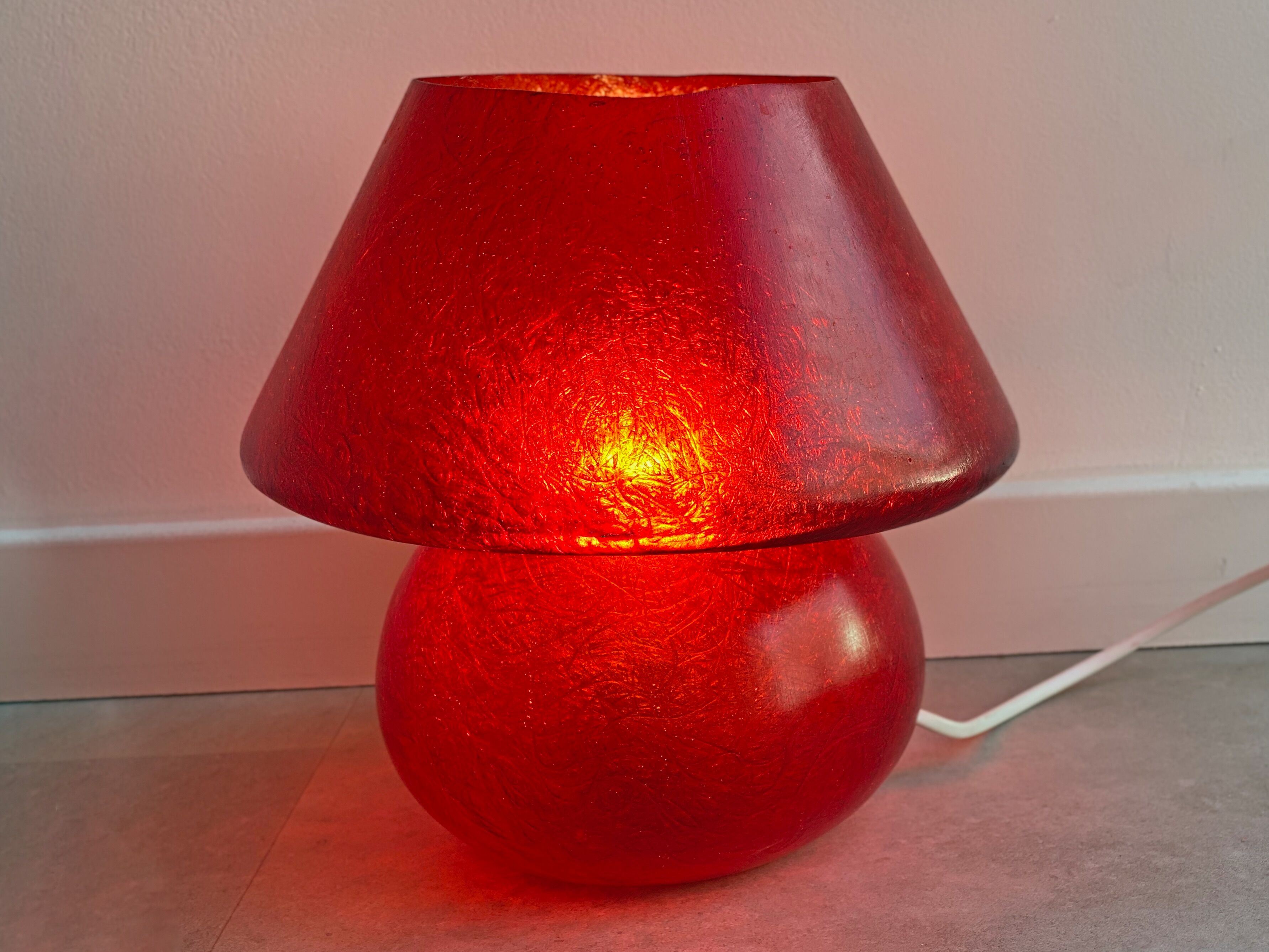 Large vintage fiberglass mushroom table lamp