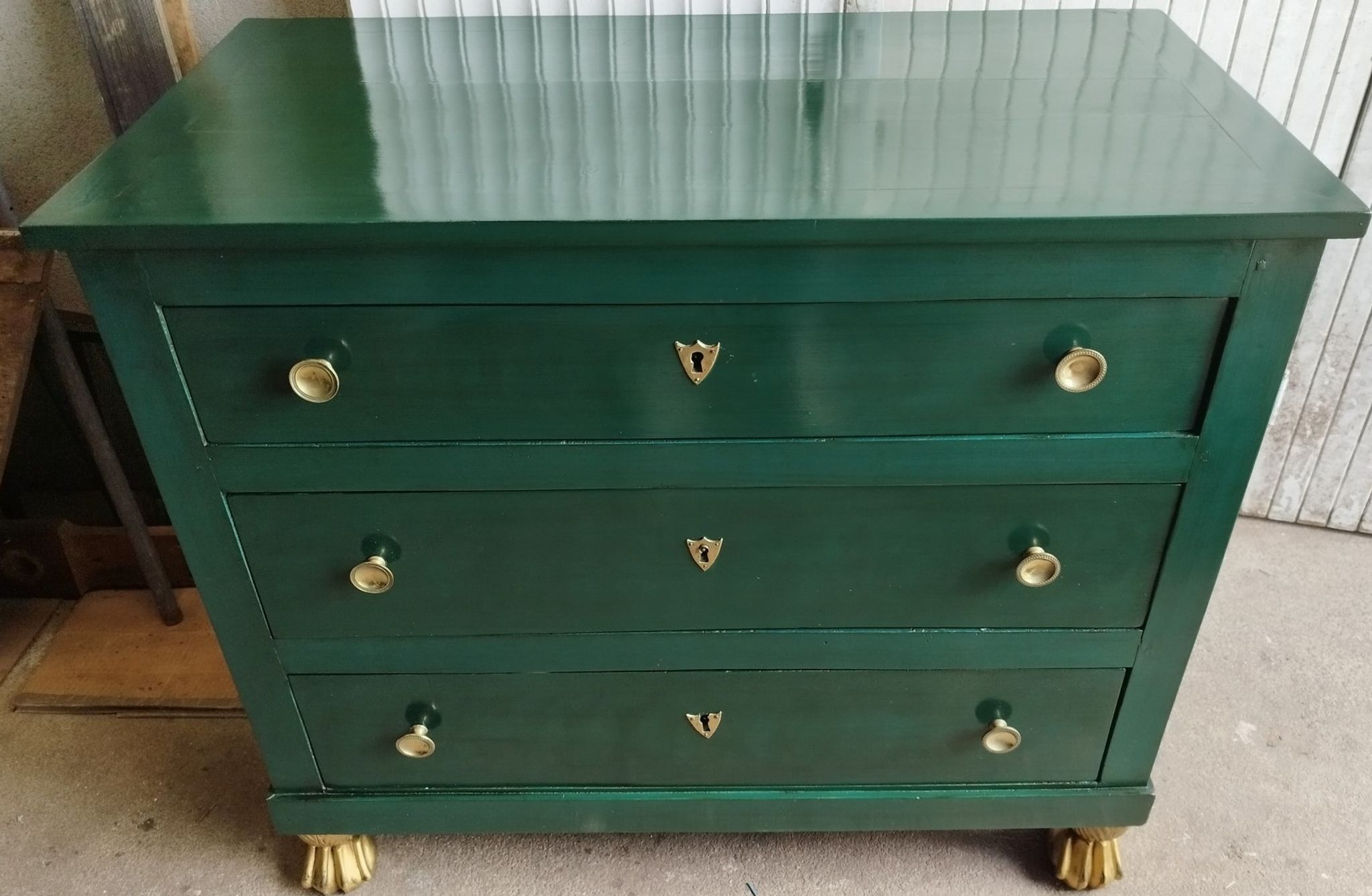 Chest of drawers xixth with green patina