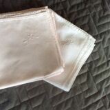 Lot de 6 serviettes de table avec fleur brodée