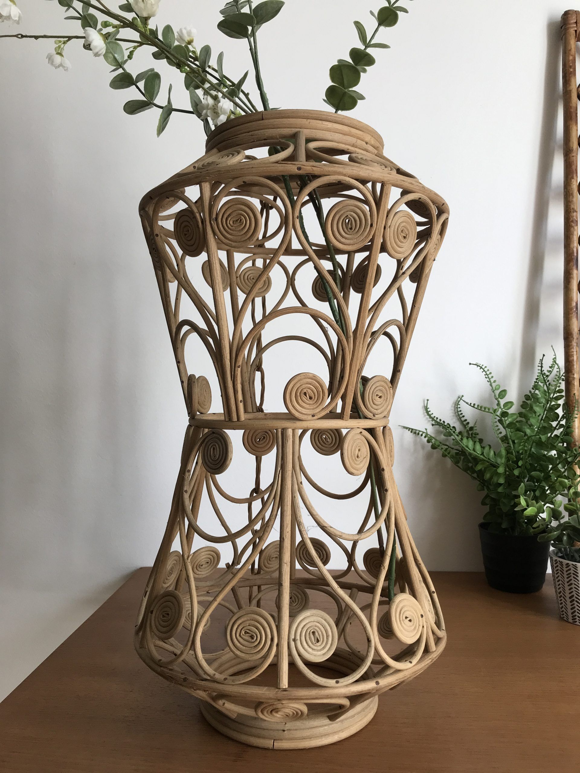 VINTAGE PEACOCK RATTAN SUSPENSION
