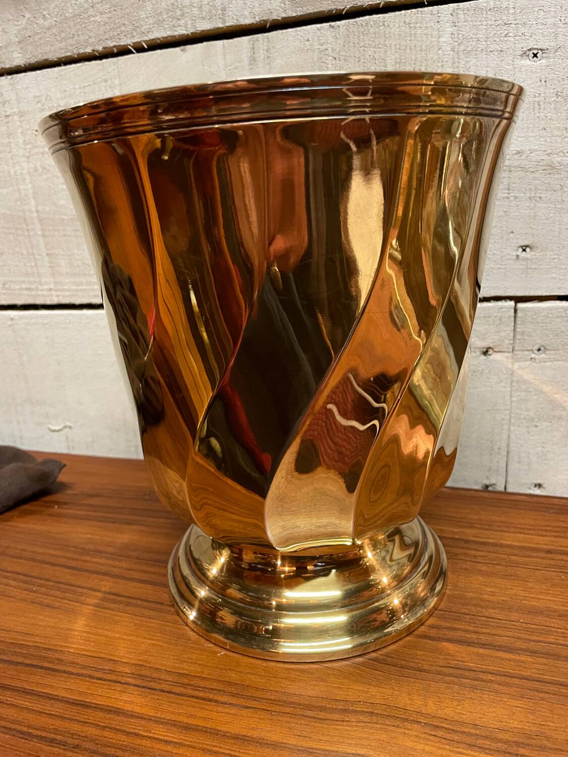 Christofle champagne bucket, gilded metal, twisted model.