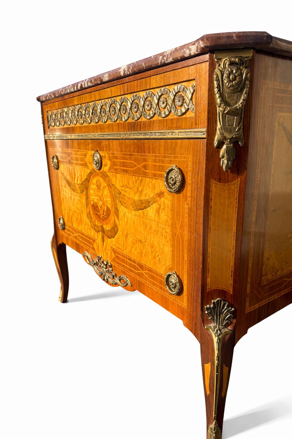 Commode en marqueterie de style Gustavien suédois du milieu du 20e siècle avec marbre