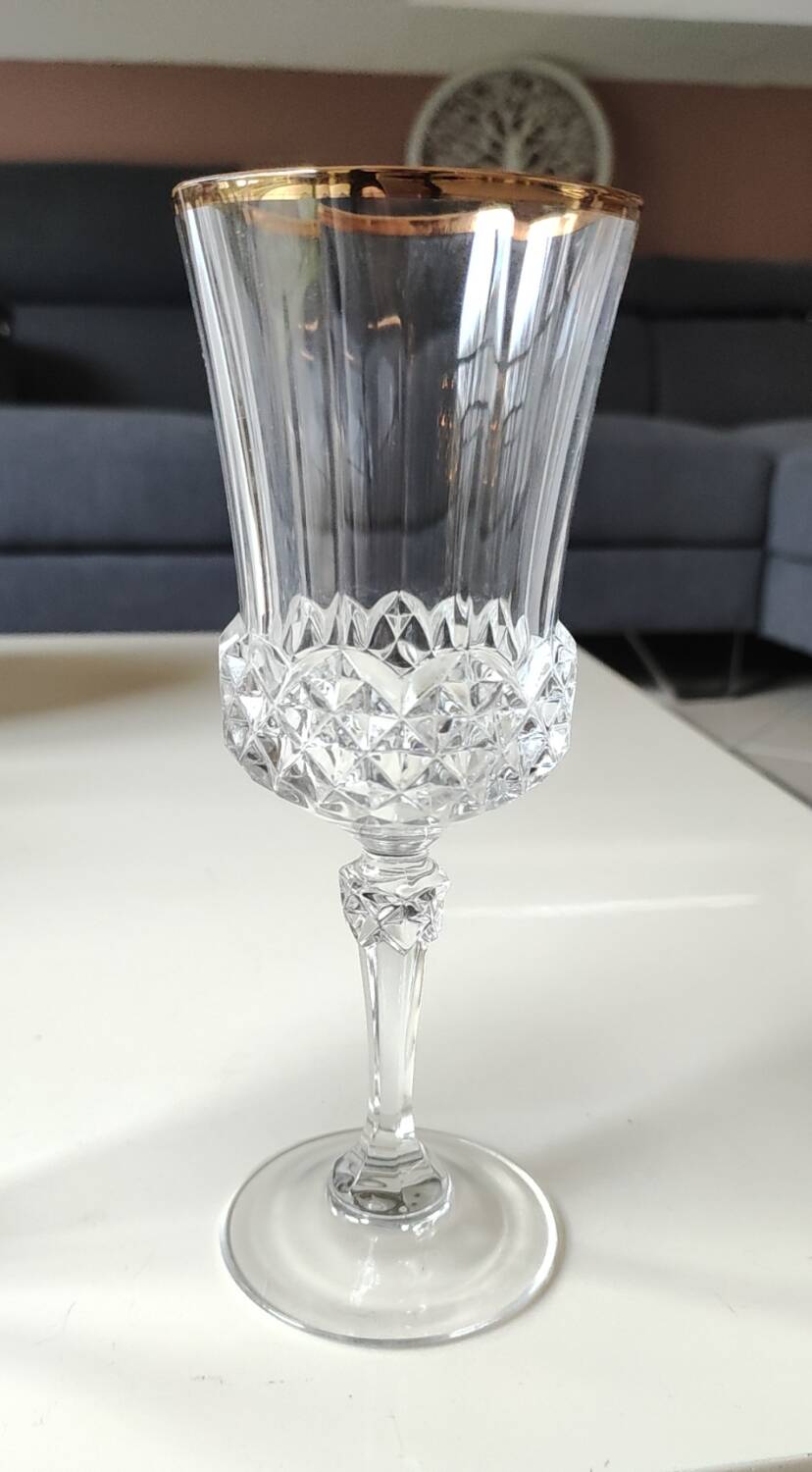 Lot of 6 x Large Wine Glasses. Valencay Gold/Crystal d'Arques model.