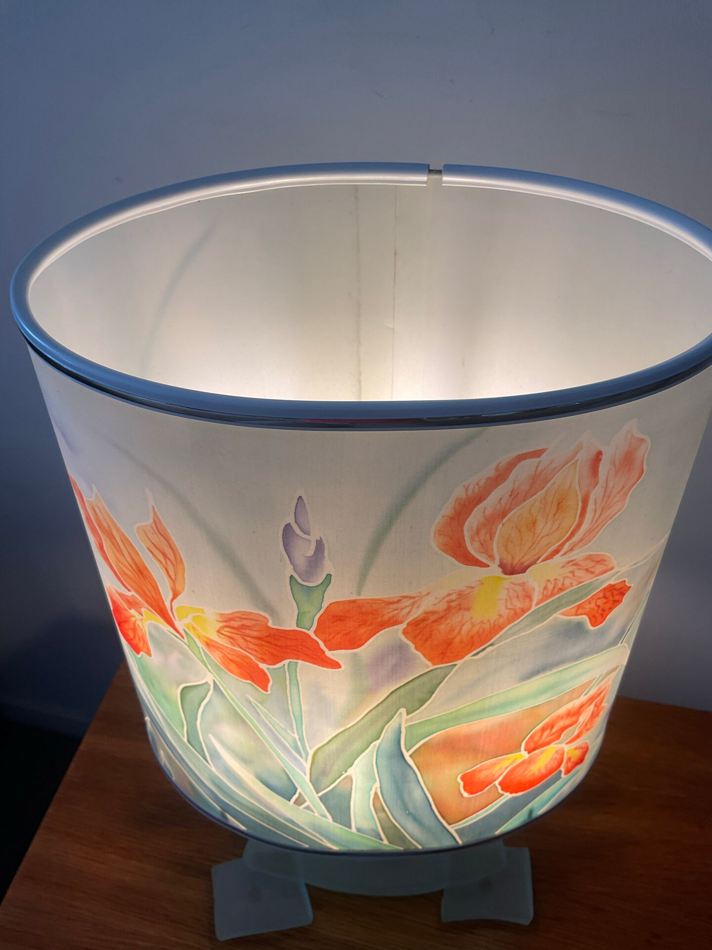 Lampe vintage en verre dépoli et abat jour en soie