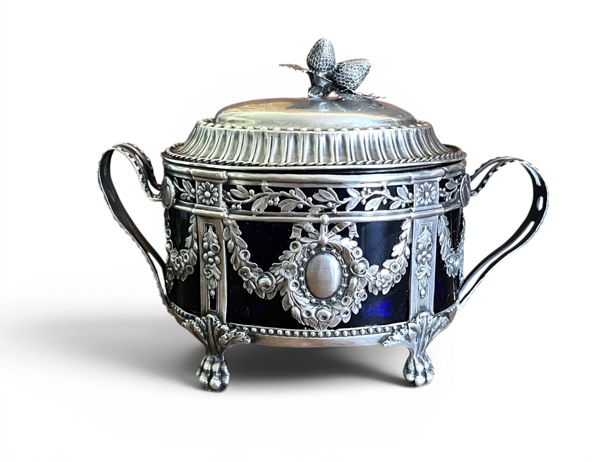Silverware, sugar bowl in silver Louis XVI style, hallmarks late 18th century.